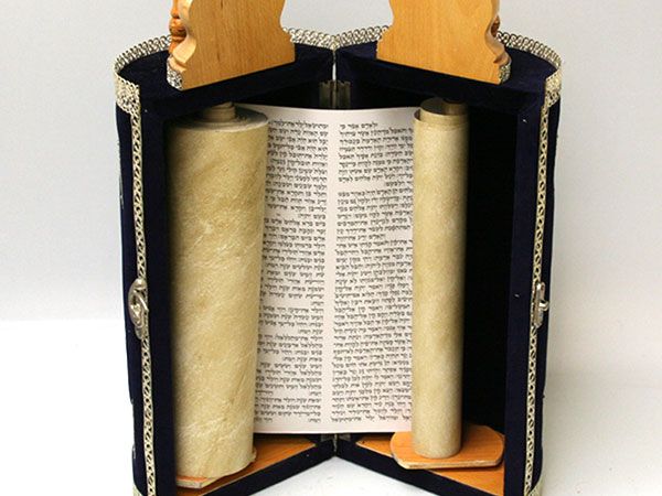 Most Popular Torah Training Scroll - With Vowels & Cantillation